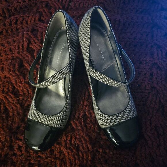 Tahari Mary Jane Hoodstooth Pattern Leather 4" heel. Size 9.5 - Picture 5 of 7
